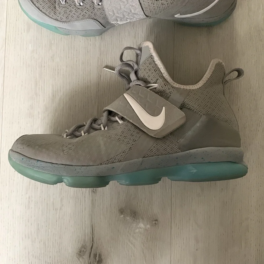 Nike LeBron‎ 14 MAG Sneakers